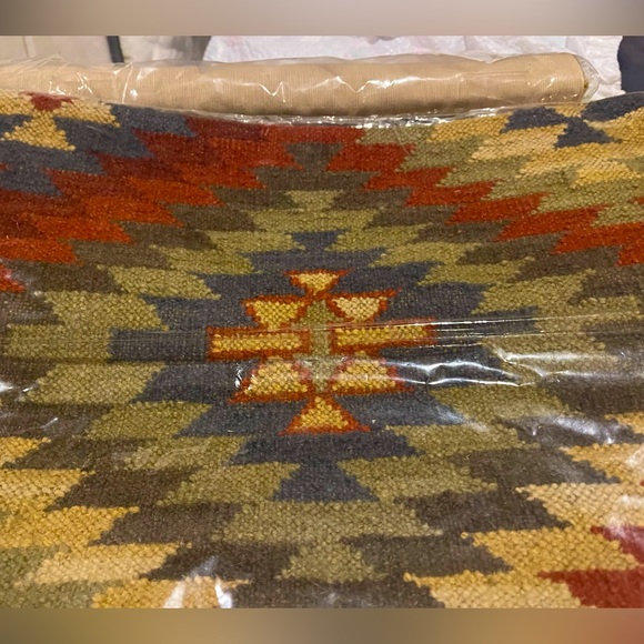 RARE! New Pottery Barn SW Tribal Kilim Pillow Cover, 18” #2 - Picture 2 of 8